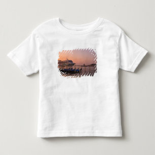 T-shirt Pour Les Tous Petits Bateau de croisière et Gondolas près du Grand Ca
