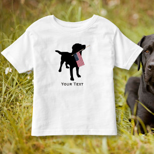 T-shirt Pour Les Tous Petits Black Lab Dog tenant le drapeau américain, 4 juill