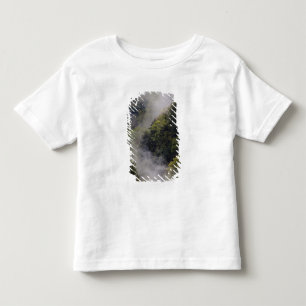 T-shirt Pour Les Tous Petits Brume s'élevant du flanc de la montagne après la p