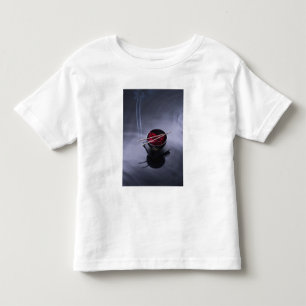 T-shirt Pour Les Tous Petits Encens brûlant sur la cuvette de pétales