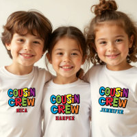 Équipe de cousins colorés et mignons pour la réuni