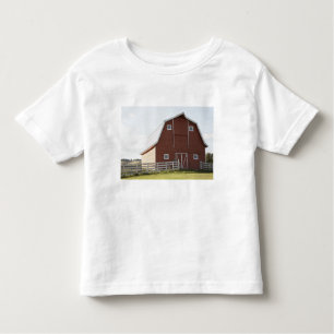 T-shirt Pour Les Tous Petits Grange dans le paysage rural