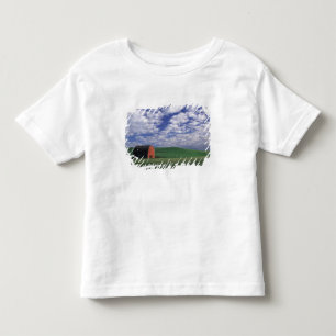 T-shirt Pour Les Tous Petits Grange rouge dans un champ de blé et d'orge à Whit
