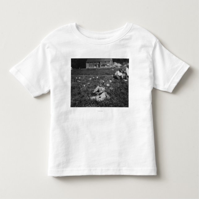 T-shirt Pour Les Tous Petits Jeune fille cueillir des canneberges Photo (Devant)