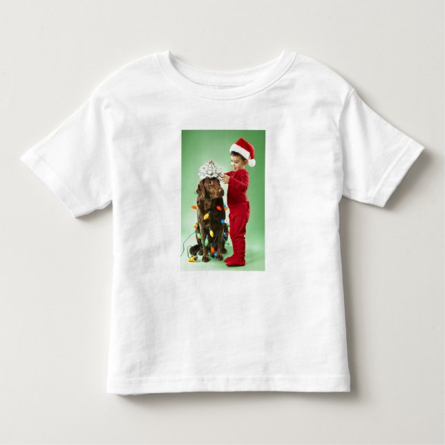 T-shirt Pour Les Tous Petits Jeune garçon enveloppant les lumières de Noël auto (Devant)
