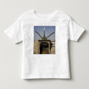 T-shirt Pour Les Tous Petits La fusée de Soyuz est érigée en le place 3