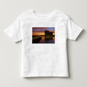T-shirt Pour Les Tous Petits Lagune de loisirs et appartements au coucher du so
