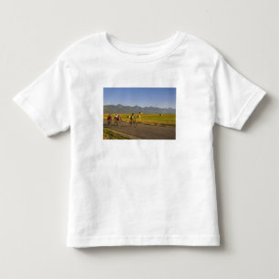 T-shirt Pour Les Tous Petits Les cyclistes sur route descendent une route de ca