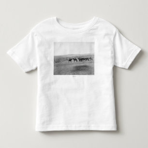T-shirt Pour Les Tous Petits Les militaires examinent un camp éloigné de Lako