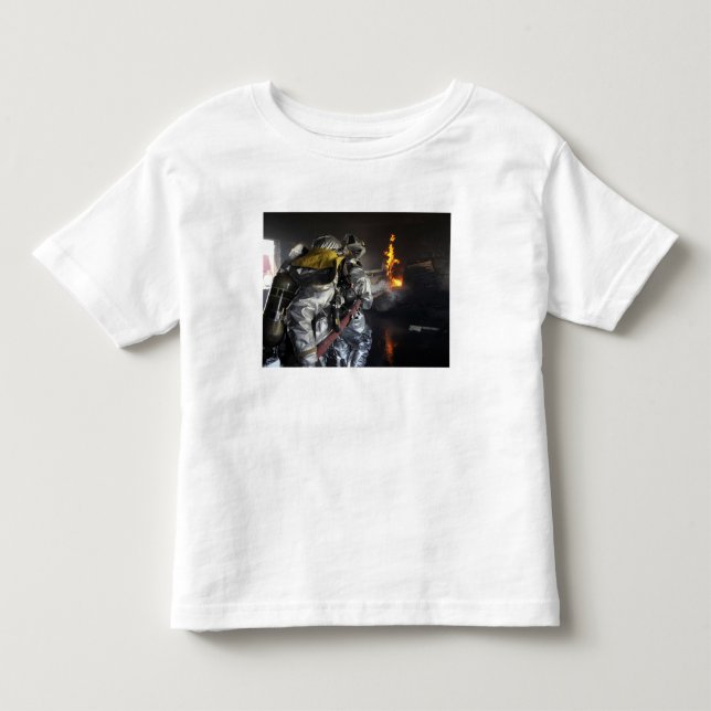 T-shirt Pour Les Tous Petits Les pompiers éteignent un incendie dans un entraîn (Devant)