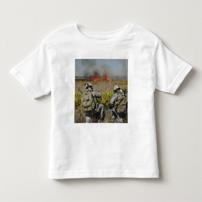 T-shirt Pour Les Tous Petits Les soldats appellent l'information (Devant)