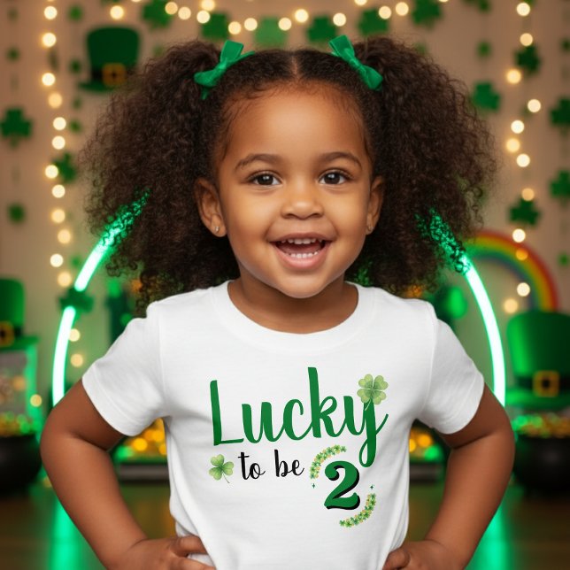 T-shirt Pour Les Tous Petits Lucky to be St Patrick's Day Clover Birthday (Créateur téléchargé)