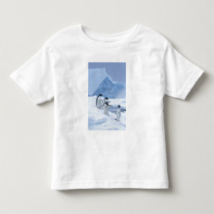 T-shirt Pour Les Tous Petits Manchots Adélie (Pygoscelis adeliae) sur la glace,