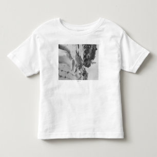 T-shirt Pour Les Tous Petits Minnekahta tombe près de la photographie de Hot