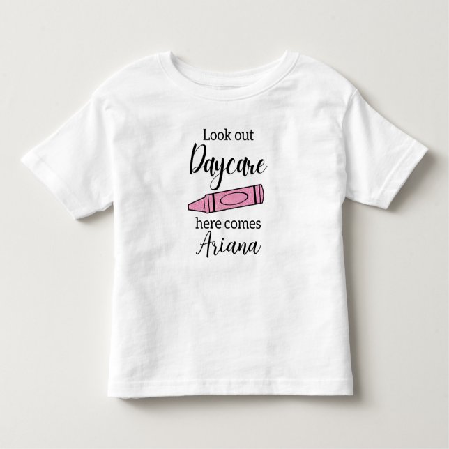 T-shirt Pour Les Tous Petits My First Day of Daycare, Pink Glitter Crayon (Devant)