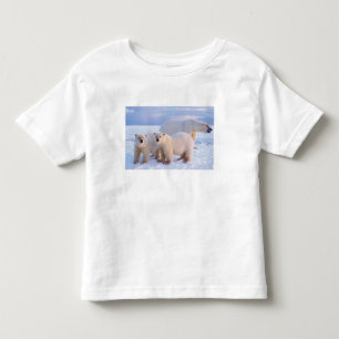T-shirt Pour Les Tous Petits Ours polaire semé avec des petits sur la glace de 