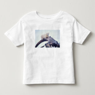 T-shirt Pour Les Tous Petits Ours polaire sur le dessus d'un os de mâchoire de