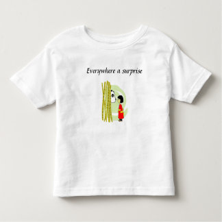 T-shirt Pour Les Tous Petits Partout une surprise