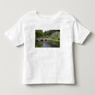 T-shirt Pour Les Tous Petits Ruisseau à truites dans le village de Bibury,