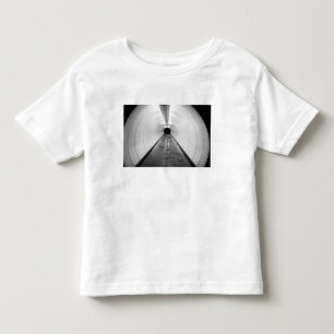 T-shirt Pour Les Tous Petits Singapour. Un tunnel piétonnier illuminé à