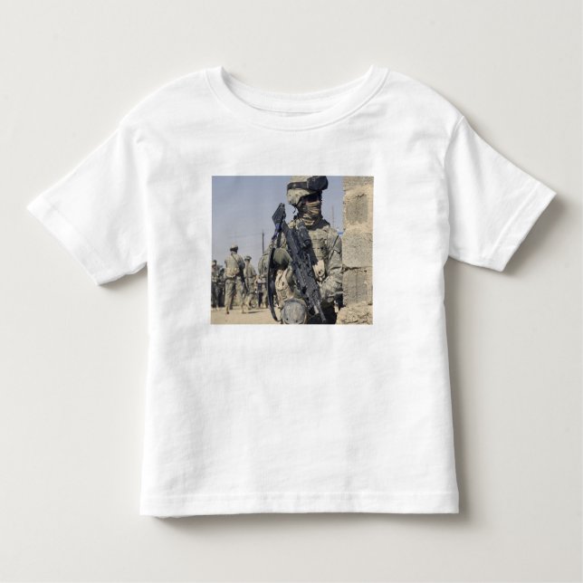 T-shirt Pour Les Tous Petits Soldat armé d'un MK-48 (Devant)
