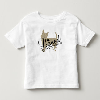 T-shirt Pour Les Tous Petits Tee pour tout-petit aimé par un Chihuahua