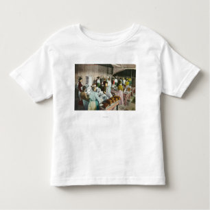 T-shirt Pour Les Tous Petits Travailleurs emballant GoodiesFresno, CA