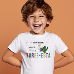 T-shirt Pour Les Tous Petits Trois Esta coloré 3ème anniversaire garçon ou fill<br><div class="desc">T-shirt de 3e anniversaire avec "No Time to Siesta When I'm With my Three-esta" sur le devant et le nom du garçon ou de la fille de 3 ans sur le dos. Coloré et amusant avec des vibes de fêtes mexicaines, des lettres audacieuses, des cactus et du lama mignon. Consultez...</div>