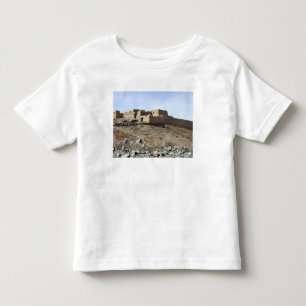 T-shirt Pour Les Tous Petits Un composé enrichi dans le village d'Akbar KH