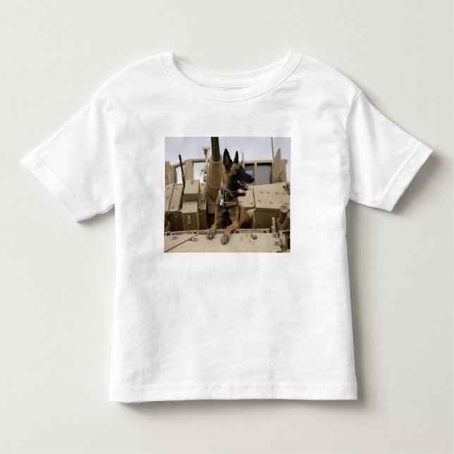 T-shirt Pour Les Tous Petits Un ouvrier militaire assis sur un M2A3 (Devant)
