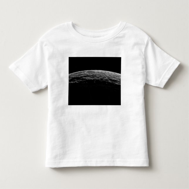 T-shirt Pour Les Tous Petits Un paysage irréel de la lune de Saturne (Devant)