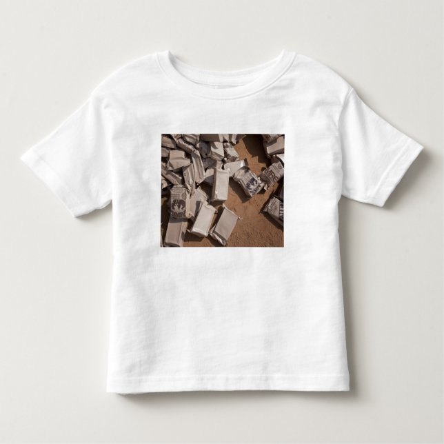 T-shirt Pour Les Tous Petits Une pile de repas prêts à manger (Devant)