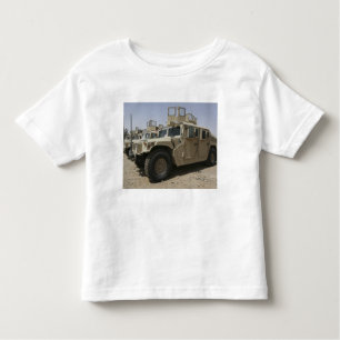 T-shirt Pour Les Tous Petits Une rangée d'humvees de la politique militaire de