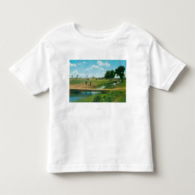 T-shirt Pour Les Tous Petits Vue de golfeur frappant la boule (Devant)
