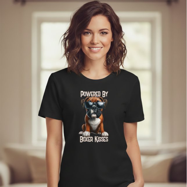 T-shirt Powered by Boxer Kisses – Funny Boxer Dog Graphic (Créateur téléchargé)