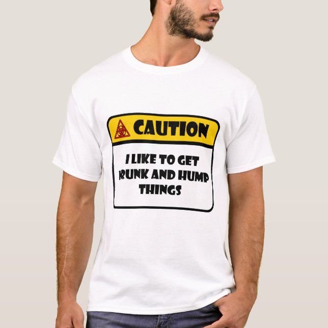 T-SHIRT PRÉCAUTION - J'AIME OBTENIR DES CHOSES BOISSON ET (Devant)