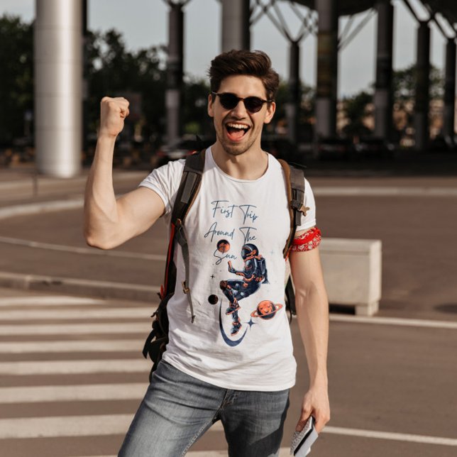 T-shirt Premier Voyage Moderne Autour Du Soleil (Créateur téléchargé)