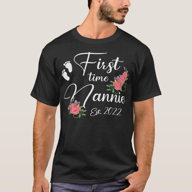 T-shirt Première fois Nannie 2022 Fleur de la Fête des Mèr (Devant)