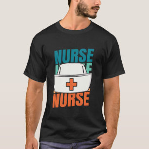T-shirt Préposé à l'hôpital de soins infirmiers rétro - In