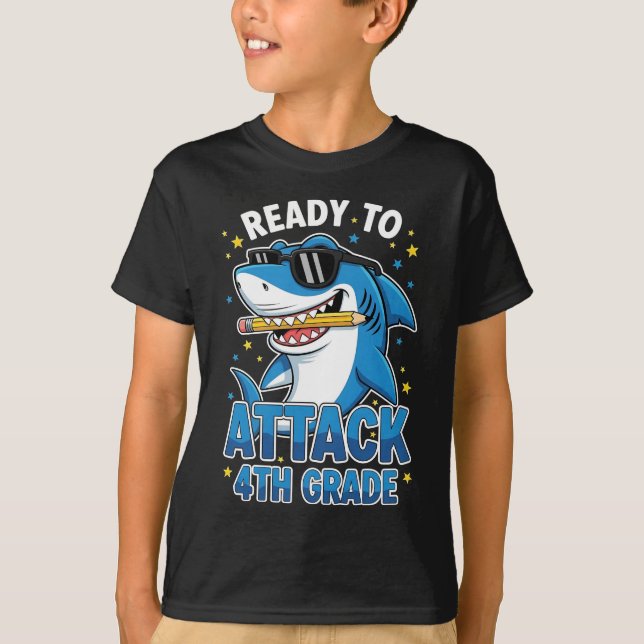T-shirt Prêt à attaquer le requin de 4e année 1er jour de  (Devant)