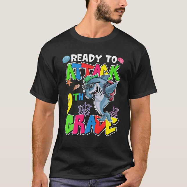 T-shirt Prêt À Attaquer Les Garçons De 9E Année Premier Jo (Devant)