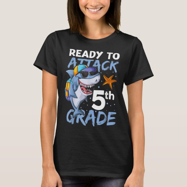 T-shirt Prêt à attaquer les vêtements de 5e année, retour  (Devant)