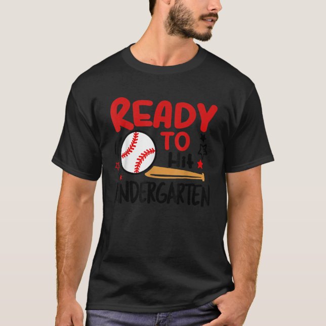 T-shirt Prêt À Atteindre Le Jardin D'Enfants Baseball Pré  (Devant)