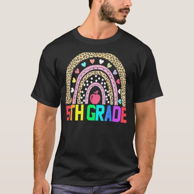 T-shirt Professeur de cinquième année Léopard Arc-en-ciel  (Devant)