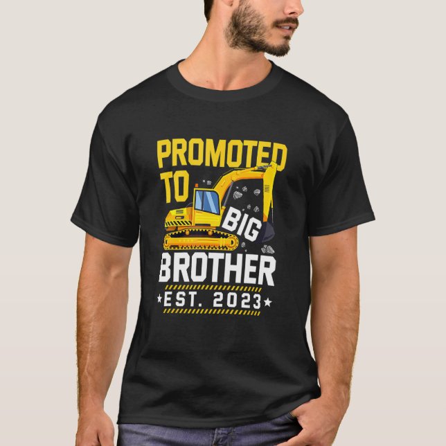 T-shirt Promu à Big Bro 2023 Leveled jusqu'à Big Brother (Devant)