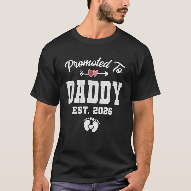 T-shirt Promu À Daddy Est 2025 Funny Premier Père (Devant)