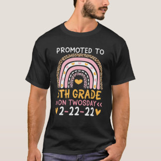 T-shirt Promu À La 5E Année Le Jour 2/22/2022 École