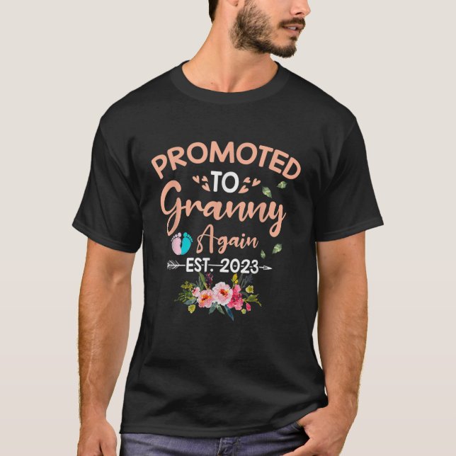 T-shirt Promu À La Granny Est 2023 Announ Grossesse (Devant)