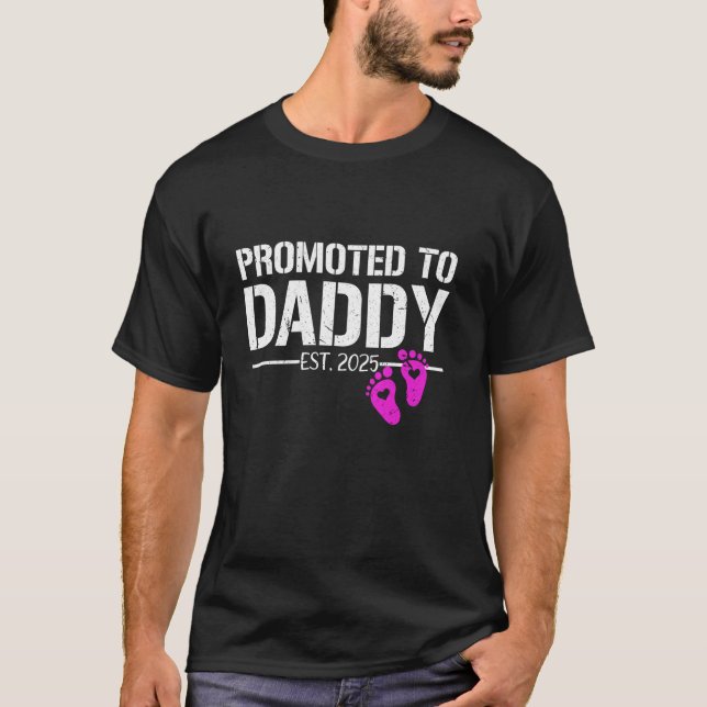 T-shirt Promu À Papa C'Est Une Fille Est 2025 Nouveau Papa (Devant)