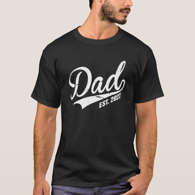 T-shirt Promu À Papa Est. Cadeau de Fête des pères 2022 (Devant)